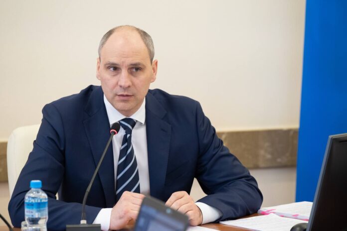 Денис Паслер отметил героизм огнеборцев и новые меры безопасности в Свердловской области-0