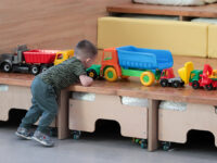 Детсад №91 в Ульяновске экстренно перекрасили после требования Владимира Ожогина Открытие корпуса для детсада в школе №1392 в районе Троицк