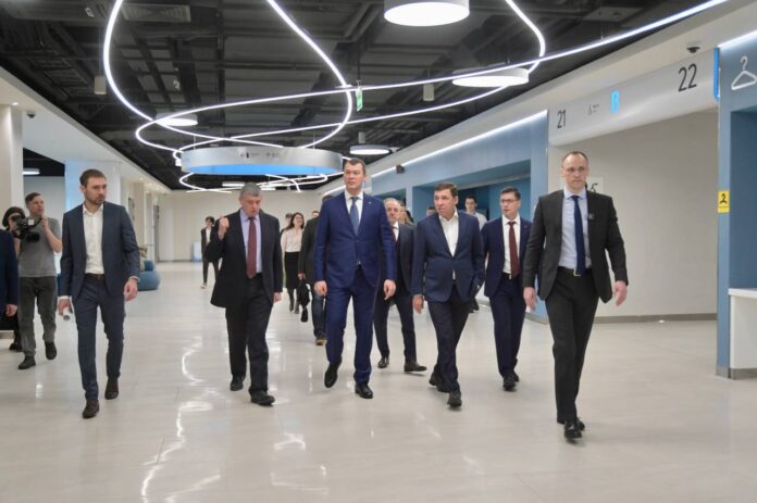 Евгений Куйвашев и Михаил Дегтярев открыли новые горизонты УрФУ и ДВВС-0