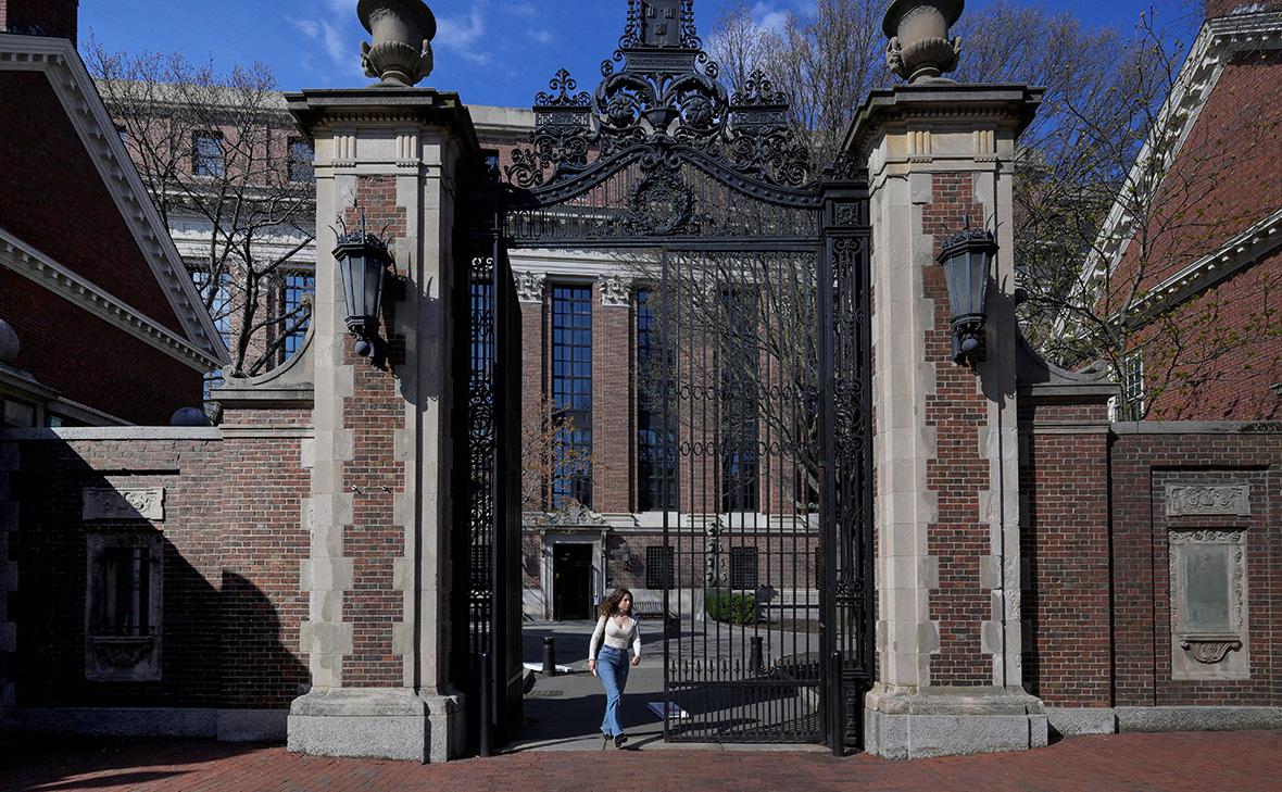 Гарвардский университет (Кембридж, Массачусетс, США) (Faith Ninivaggi / Reuters)