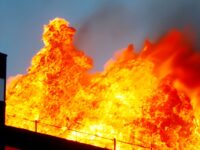 geroi mchs ekaterinburga likvidirovali masshtabnyj pozhar na territorii avtoservisa-lavi-su-173908498500-0