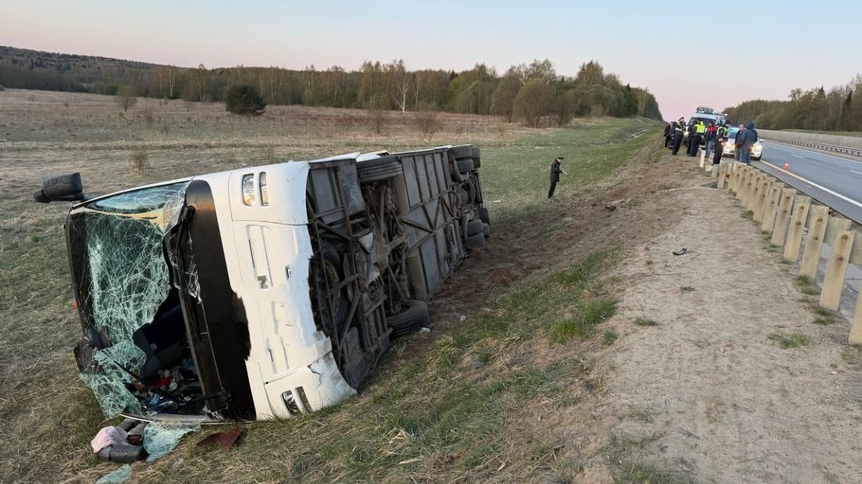 Автобус съехал в кювет во Владимирской области, около 35 человек пострадали
