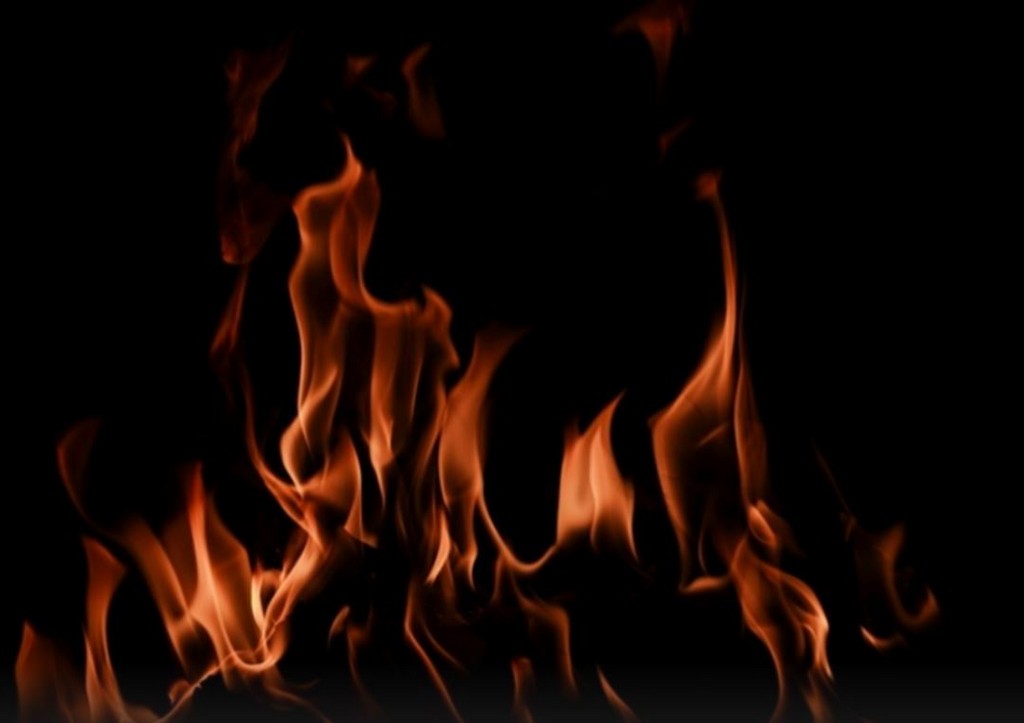 Появились кадры полыхающего купола храма под Белгородом