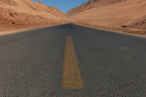 Китай прокладывает торговый путь в Европу, минуя Россию