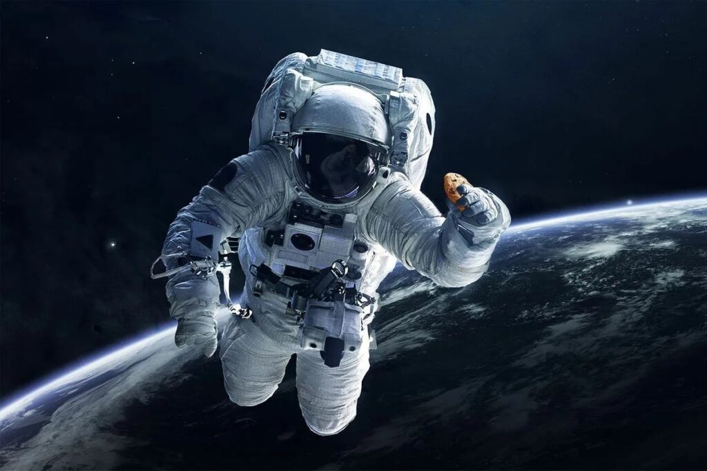 Космонавт