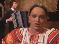 Надежда Кадышева и Голубой огонек создают волшебство новогодней эстрады nadezhda kadysheva i goluboj ogonek sozdayut volshebstvo novogodnej estrady-lavi-su-173931193500-0