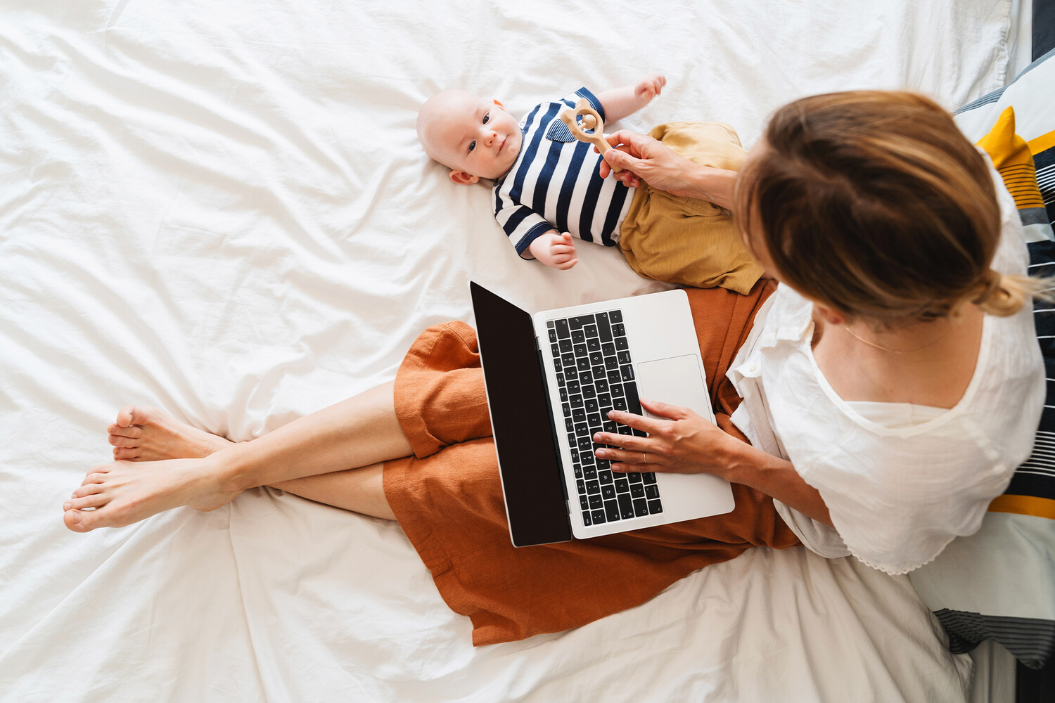 Общественное движение открывает новые горизонты для мам в дистанционной работе-0