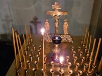 oleg strizhenov navsegda v pamyati blizkih proshhanie v hrame svyatitelya nikolaya na treh gorah-lavi-su-174355889200-0