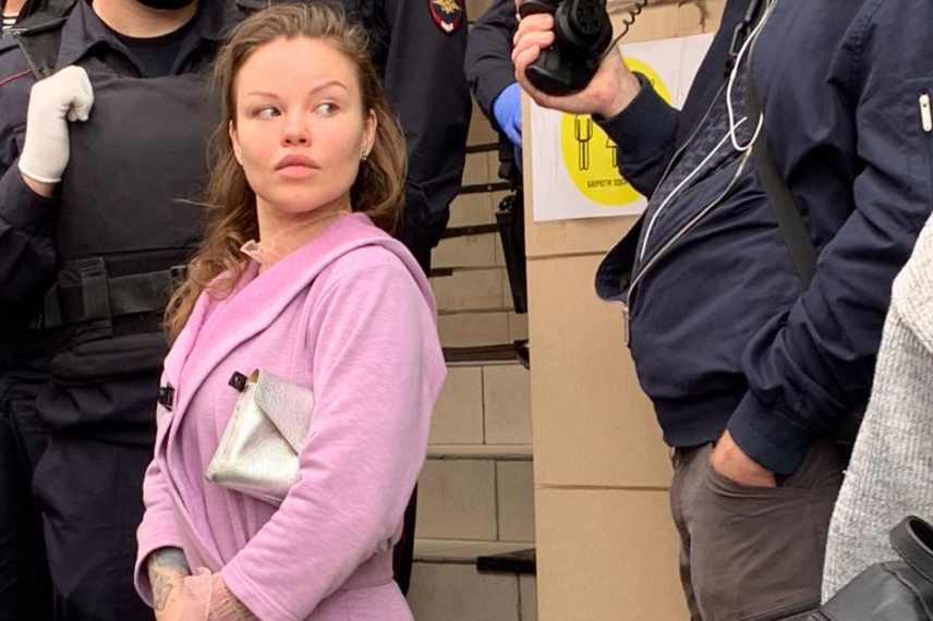 Олесю Малибу изнасиловали, избили и вывезли в подмосковный лес