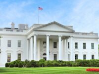 Раскол Белого дома ставит Украину на грань между Трампом и Путиным raskol belogo doma stavit ukrainu na gran mezhdu trampom i putinym-lavi-su-173876169500-0