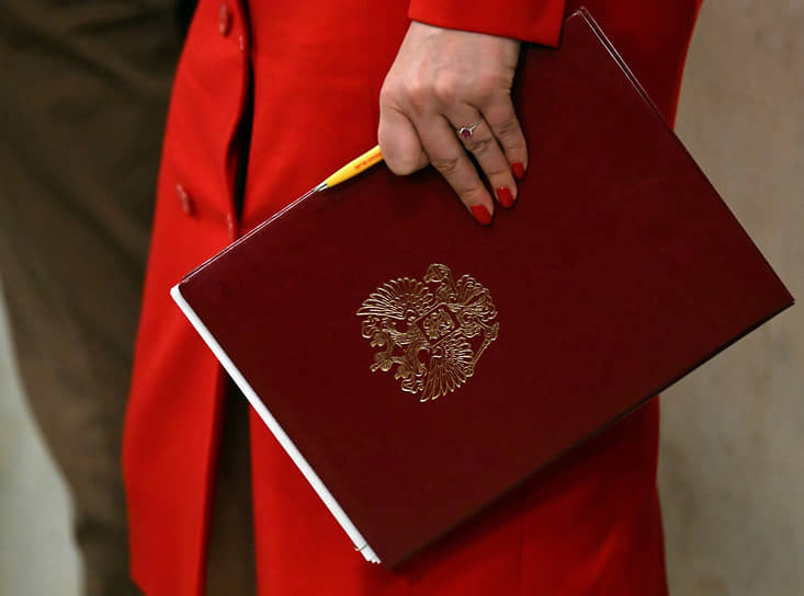 Россияне о роли женщин в политике новые тенденции и надежды на будущее-0