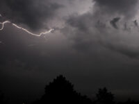 Солнце и грозы - в Москве и области 22 апреля объявлен «желтый» уровень solncze i grozy v moskve i oblasti 22 aprelya obyavlen zheltyj uroven-lavi-su-174521606300-0