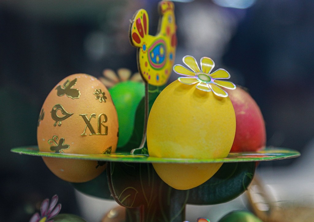 Россиянам назвали запрещенные цвета для окрашивания пасхальных яиц