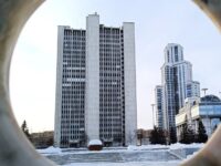 sverdlovskie veterany poluchat yubilejnye vyplaty blagodarya evgeniyu kujvashevu i andreyu zlokazovu-lavi-su-173962871500-0
