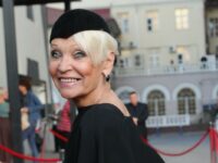 Светлана Светличная и Иван Николаев о борьбе с Альцгеймером и деменцией svetlana svetlichnaya i ivan nikolaev o borbe s alczgejmerom i demencziej-lavi-su-173661406500-0