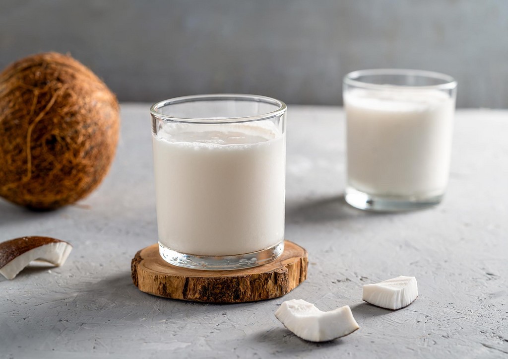 Пенсионер умер от глотка кокосового сока