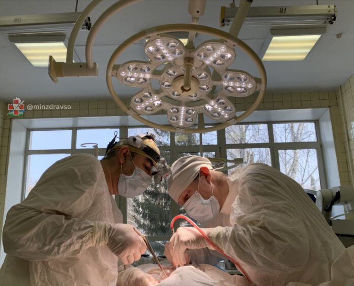 Врачи Городской больницы №1 Нижнего Тагила вернули к жизни мужчину с 20 ножевыми ранениями-0