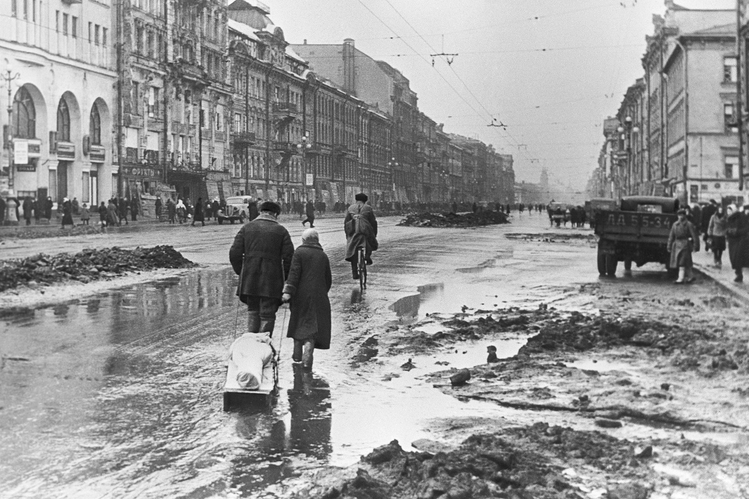 Выставка в ООН о подвиге Ленинграда объединяет мир в свете исторической памяти-0