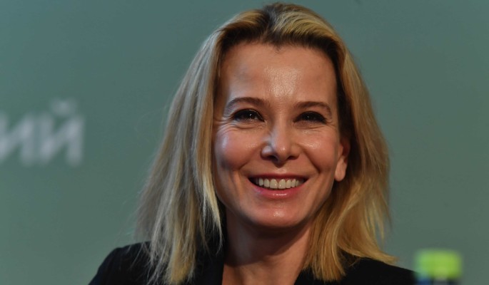 Шпинат, клубника, лук: Высоцкая выдала рецепт салата