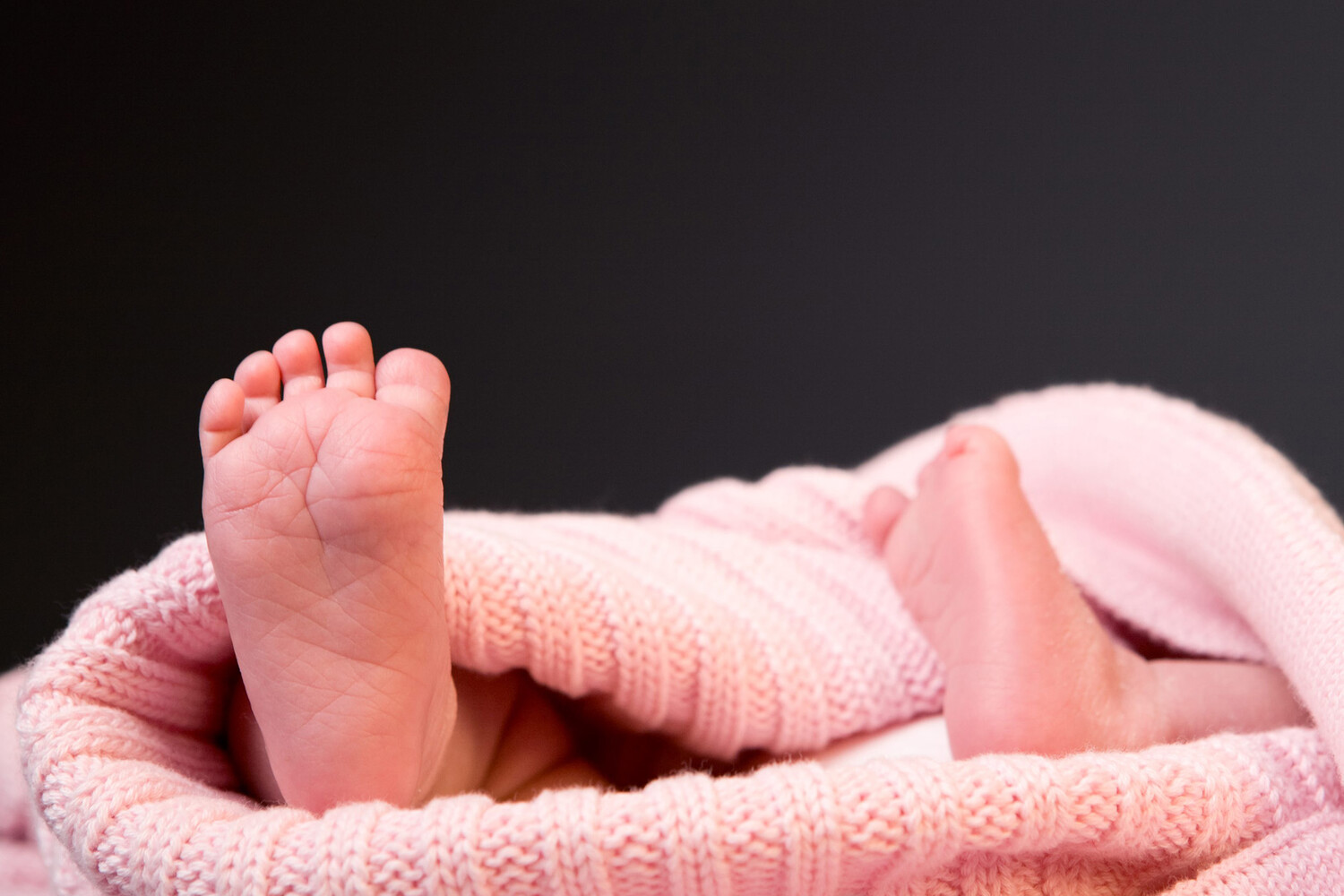 Жительница Граса родила на парковке больницы после выписки-0