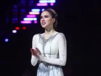 Александр Тихонов и Светлана Журова о важности школы Алины Загитовой в Татарстане aleksandr tihonov i svetlana zhurova o vazhnosti shkoly aliny zagitovoj v tatarstane-lavi-su-174771633000-0