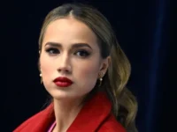 Алина Загитова и её акита-ину Масару получили необычный подарок от Синдзо Абэ alina zagitova i eyo akitainu masaru poluchili neobychnyj podarok ot sindzo abe-lavi-su-174774884100-0