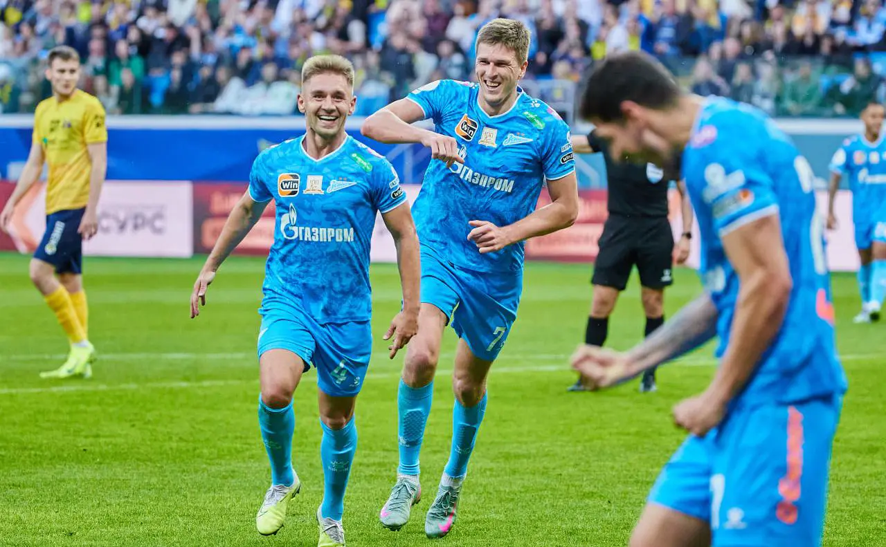 Игроки петербургского  Зенита  (ФК 