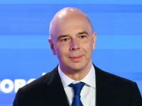 anton siluanov i vladimir putin obsuzhdayut pozitivnye momenty soveshhaniya-lavi-su-174757818100-0
