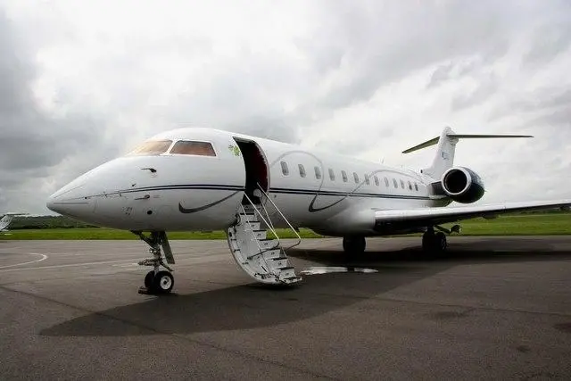 Стоимость самолета достигает 50 миллионов долларов, на нем лишь 8 VIP-мест | Источник: Richard Smith, CC BY-SA 2.0 /commons.wikimedia.org