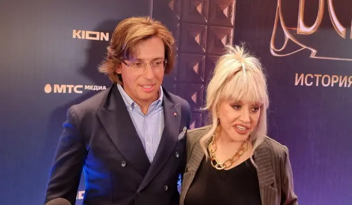 "Кидала в чемодан тряпки и подгоняла детей": сенсационные подробности бегства Пугачевой в Израиль