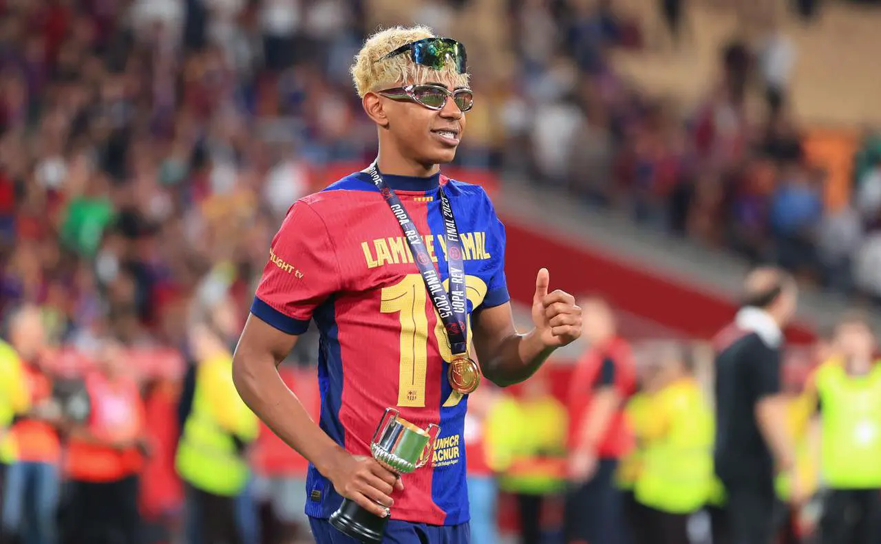 17-летний лидер Барселоны Ламин Ямаль (Fran Santiago / Getty Images)