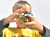 erno rubik i den kubika rubika vdohnovlyayut na prazdniki 19 maya-lavi-su-174760234600-0