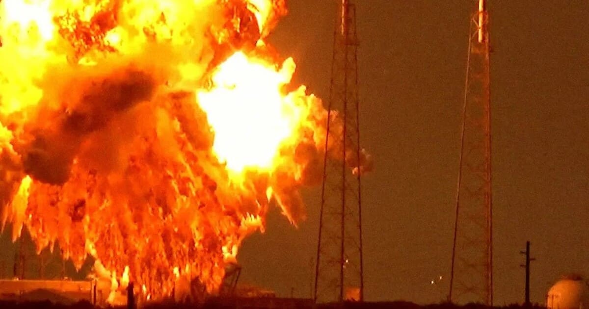 Илон Маск и SpaceX одержали триумф после испытаний Falcon 9 и миссии Amos-6-0