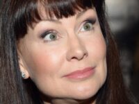 Нонна Гришаева получила подарок от Натальи Жванецкой в честь Михаила Жванецкого nonna grishaeva poluchila podarok ot natali zhvaneczkoj v chest mihaila zhvaneczkogo-lavi-su-174652210800-0