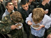 Роспотребнадзор поддержал «Солдатскую кашу» и «Бессмертный полк» rospotrebnadzor podderzhal soldatskuyu kashu i bessmertnyj polk-lavi-su-174644413300-0