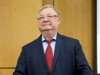 stepashin i serdyukov obsuzhdayut ugrozu oboronosposobnosti rossii i rol putina-lavi-su-174766792000-0