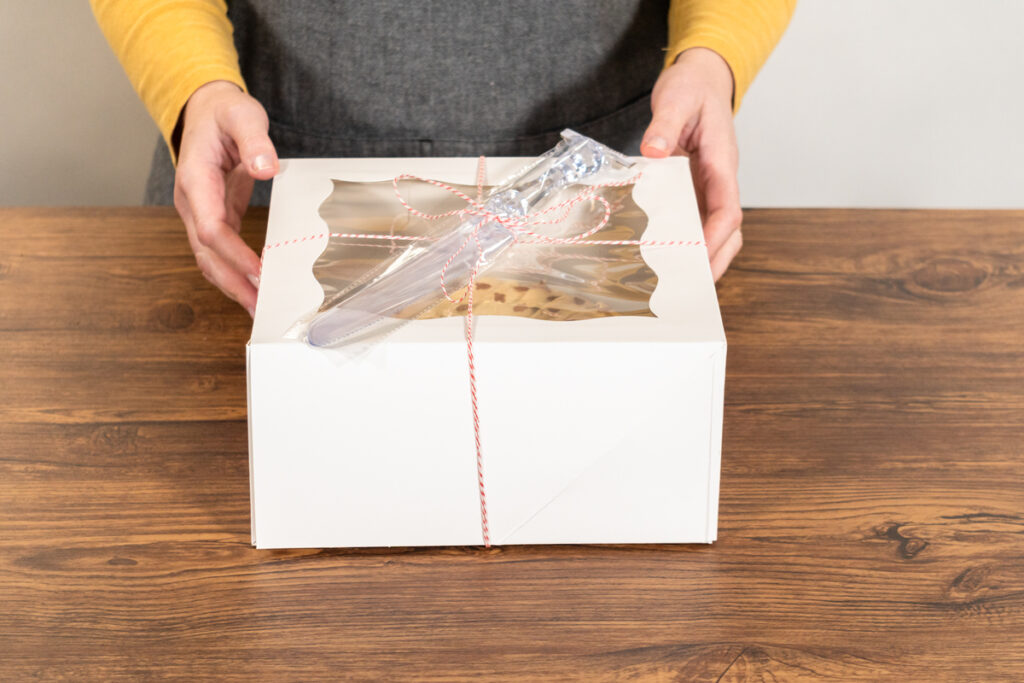 торт в упаковке