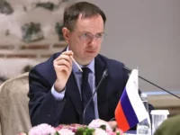 vladimir medinskij i gosduma obyasnyayut trebovaniya kieva o zamene delegaczii-lavi-su-174834627900-0