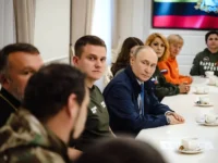 vladimir putin i aleksandr hinshtejn posetili kurskuyu oblast vo vremya otrazheniya ataki vsu-lavi-su-174816504100-0