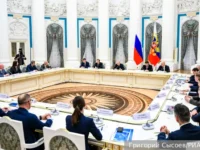 Владимир Путин считает, что российский бизнес способен обеспечить экономическую самостоятельность vladimir putin schitaet chto rossijskij biznes sposoben obespechit ekonomicheskuyu samostoyatelnost-lavi-su-174827350200-0