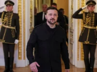 vladimir zelenskij i erdogan proveli peregovory o vstrechah v stambule-lavi-su-174863390700-0