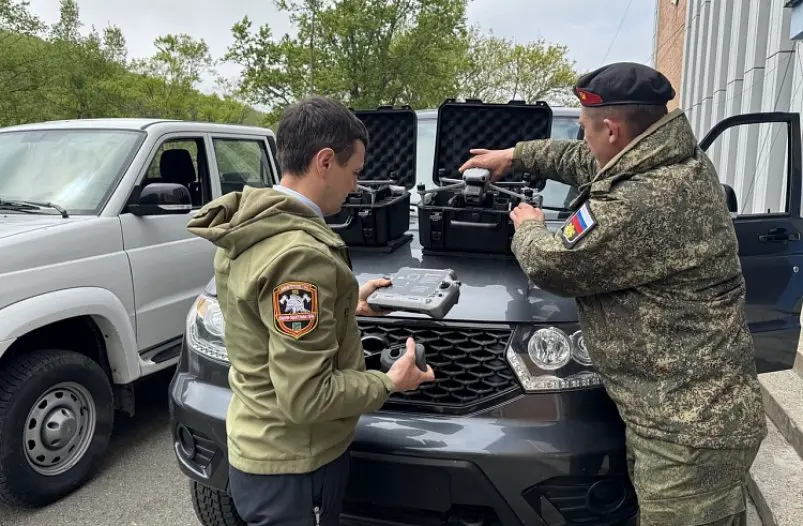 Партию внедорожников и дронов передали в зону СВО из Приморья Правительство Приморского края