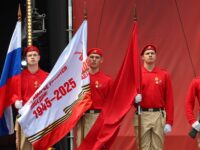 vo vladivostoke zavershilas estafeta pobedy primorczev pozdravili oleg kozhemyako konstantin shestakov i anton voloshko-lavi-su-174686075400-0
