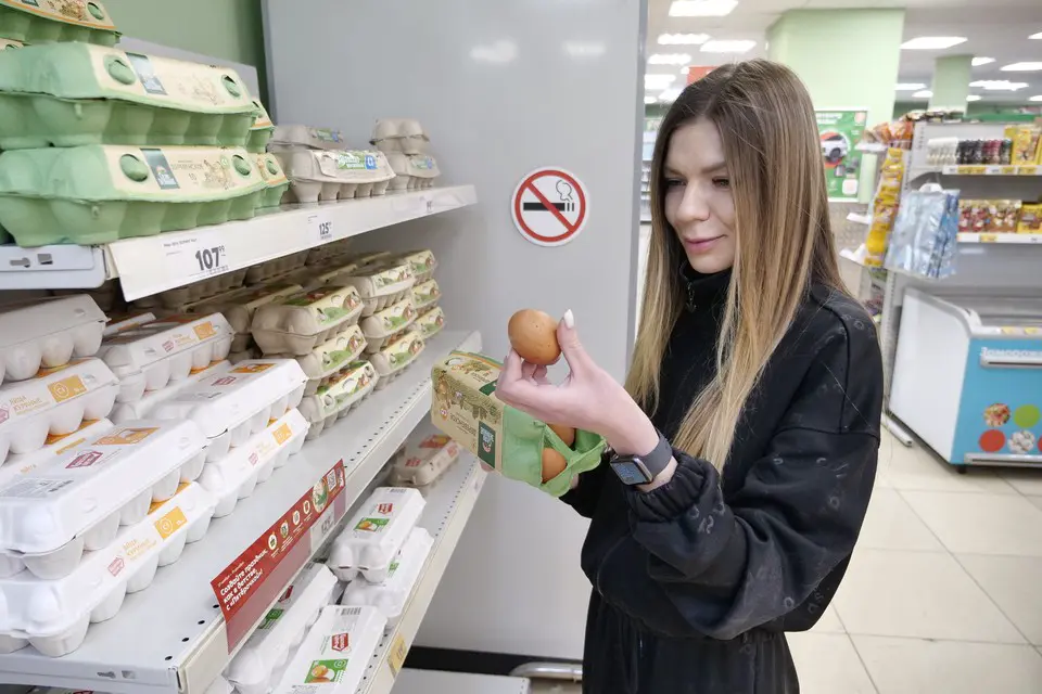 В магазинах упали цены на яйца