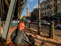 artur muradyan iz   razyasnil turistam ator nyuansy svyazi v egipte-lavi-su-0