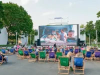 fedya narodnyj futbolist naslazhdaetsya letom v moskve s zelenym marketom-lavi-su-0