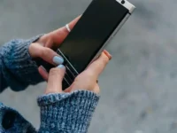 gosduma i  podderzhivayut  dlya rossijskih smartfonov i planshetov-lavi-su-0