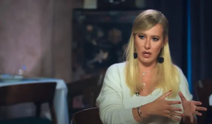 Почерневшая Собчак вышла в свет с Богомоловым на фоне громких слухов о разводе