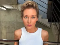 kristina asmus voshitila publiku v elegantnom barhatnom plate na premere-lavi-su-174884293100-0