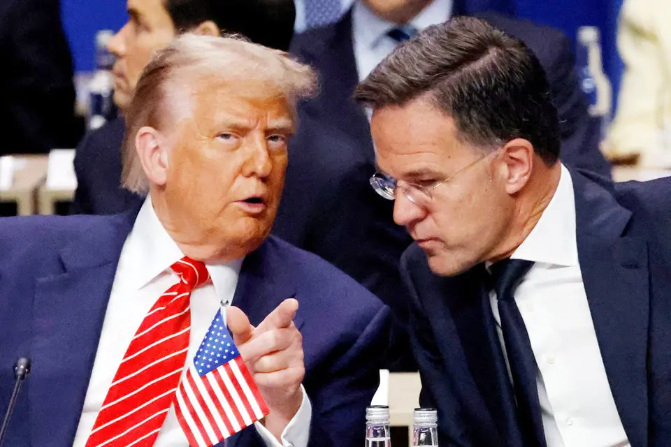 Американец выглядел триумфатором. Главный лизоблюд, генсек Рютте, даже назвал его «папочкой»